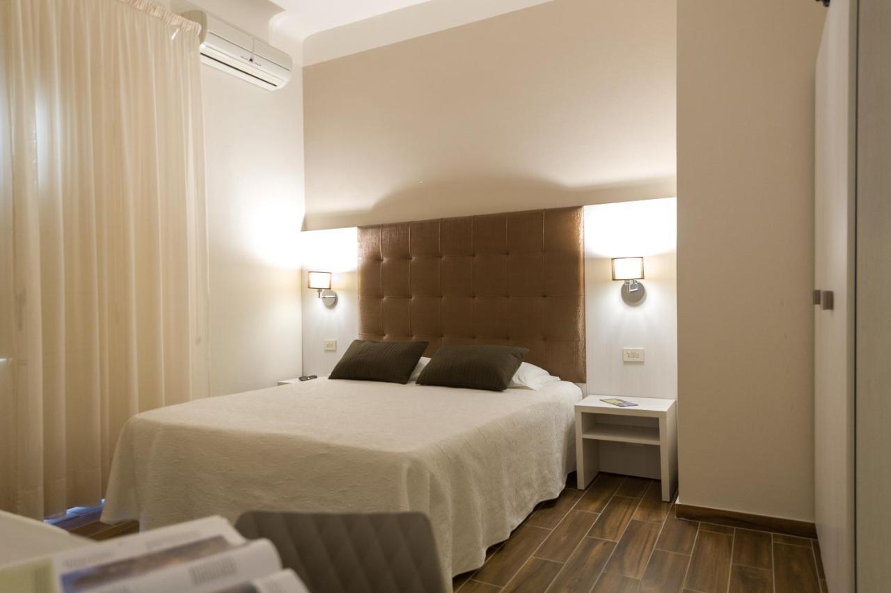 Albergo Battelli (Adults Only) Marina di Pietrasanta Dış mekan fotoğraf