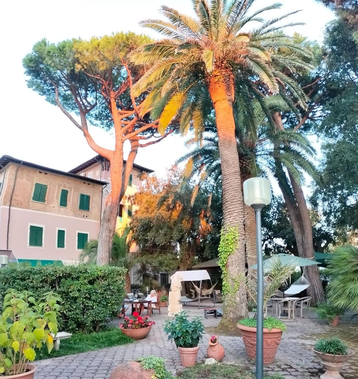 Albergo Battelli (Adults Only) Marina di Pietrasanta Dış mekan fotoğraf