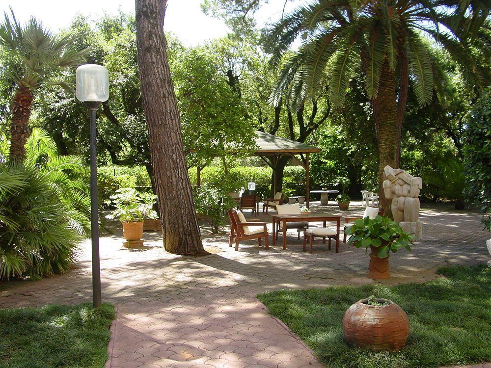 Albergo Battelli (Adults Only) Marina di Pietrasanta Dış mekan fotoğraf