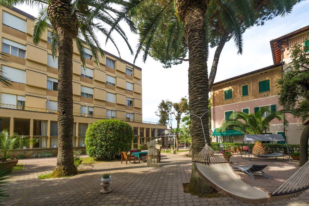 Albergo Battelli (Adults Only) Marina di Pietrasanta Dış mekan fotoğraf
