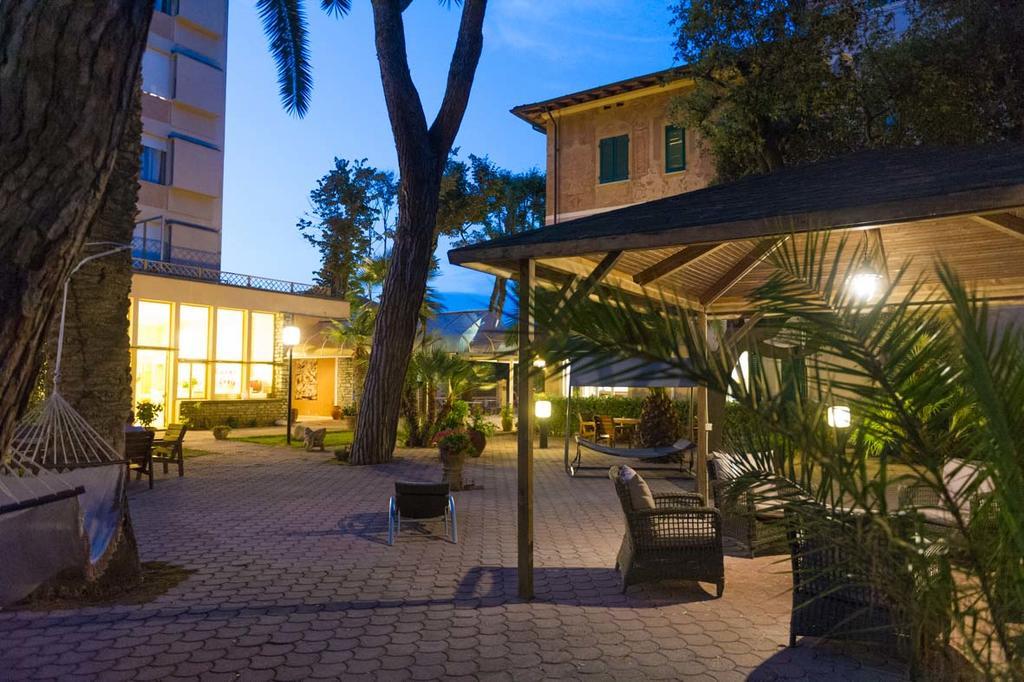 Albergo Battelli (Adults Only) Marina di Pietrasanta Dış mekan fotoğraf