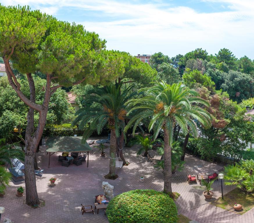 Albergo Battelli (Adults Only) Marina di Pietrasanta Dış mekan fotoğraf
