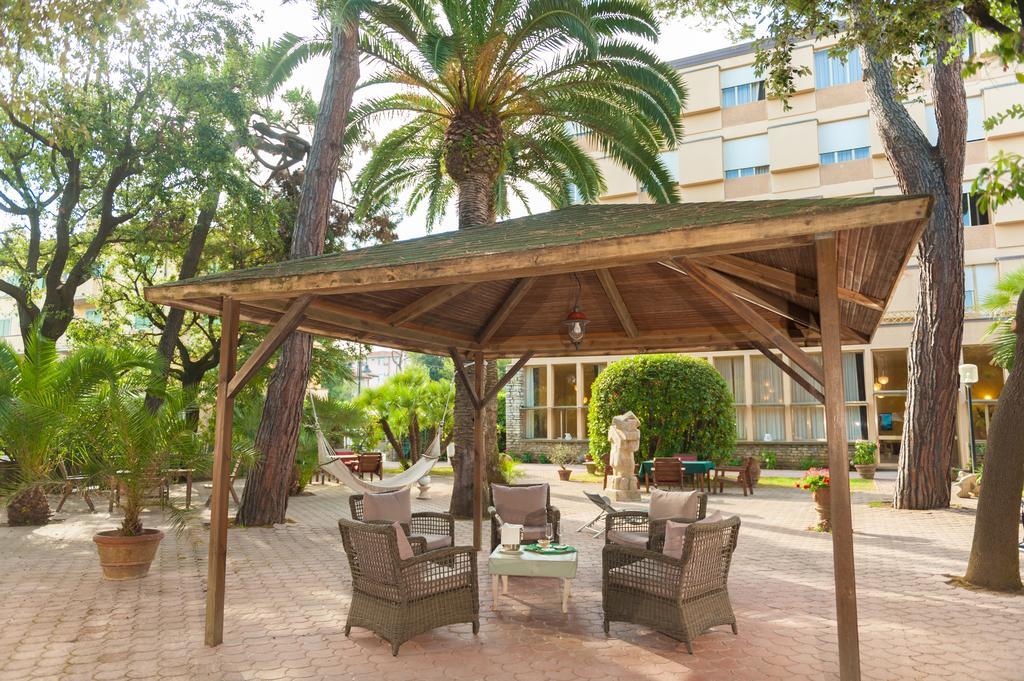Albergo Battelli (Adults Only) Marina di Pietrasanta Dış mekan fotoğraf
